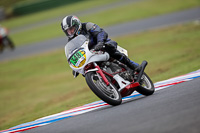 Vintage-motorcycle-club;eventdigitalimages;mallory-park;mallory-park-trackday-photographs;no-limits-trackdays;peter-wileman-photography;trackday-digital-images;trackday-photos;vmcc-festival-1000-bikes-photographs
